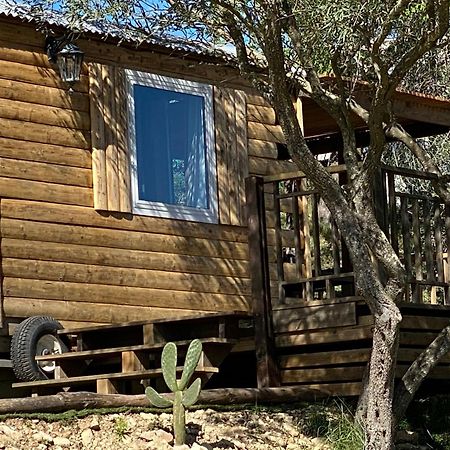 Camping Les Amandiers Castelnau-de-Guers エクステリア 写真