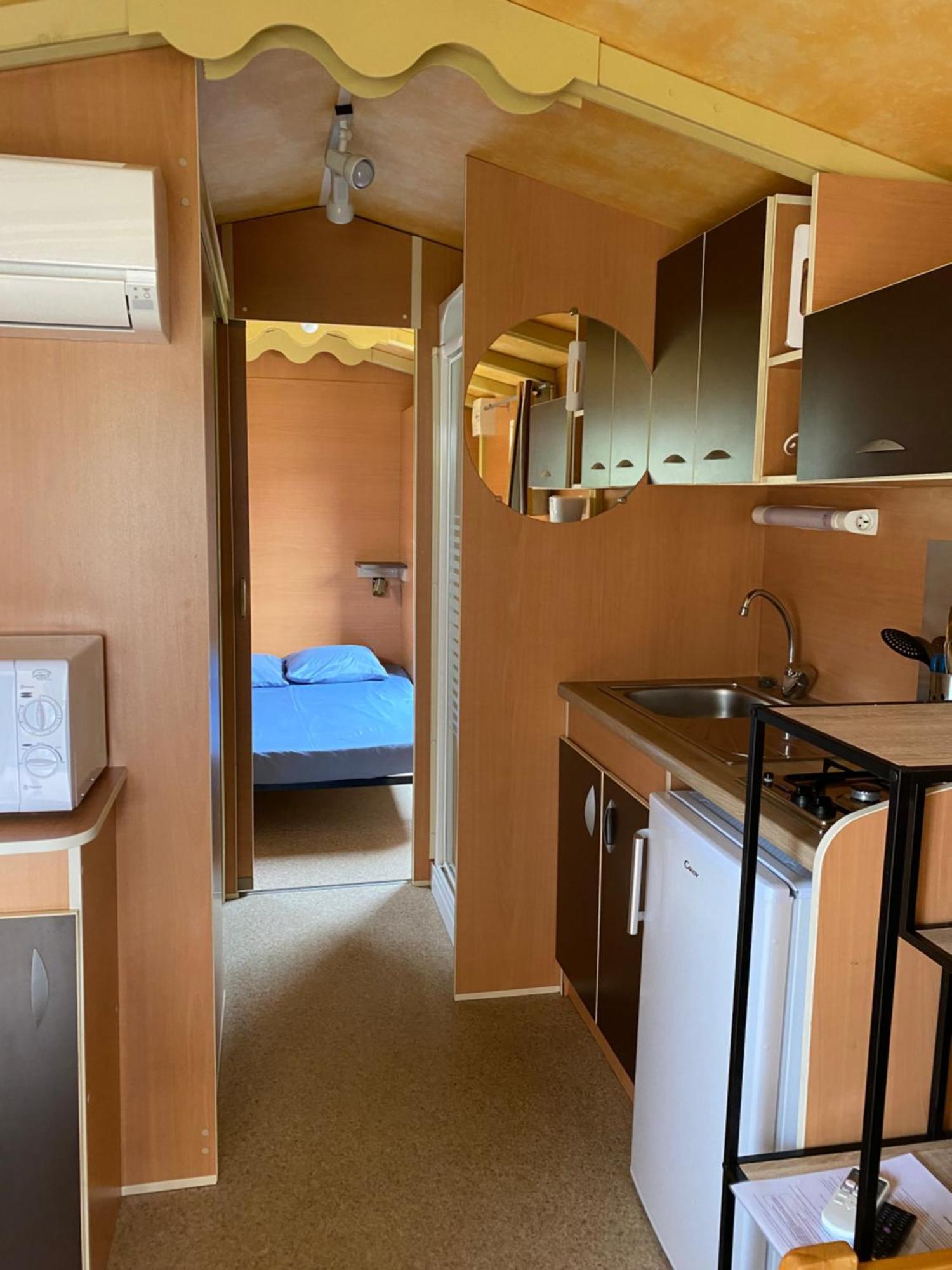 Camping Les Amandiers Castelnau-de-Guers エクステリア 写真