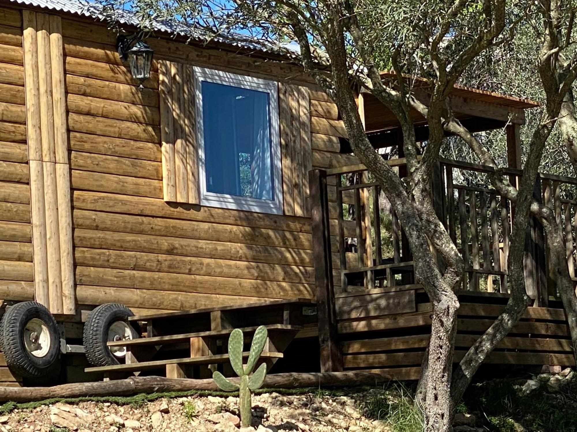 Camping Les Amandiers Castelnau-de-Guers エクステリア 写真